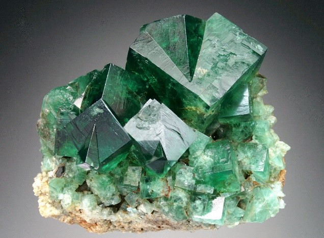 Large Untwinned Green Fluorite